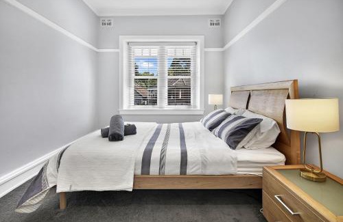 Mosman Apartment | Stylish, Sunny & Spacious 2 Bedroom Apartment, Mosman