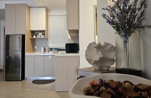 Shah Alam Apartment | Stylish Sunsuria Forum 5mins to SCCC 6pax