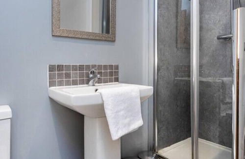 Burnley House | Stylish Three Bed House Burnley