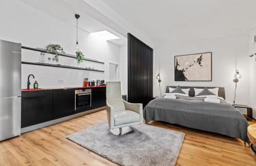 Innenstadt Apartment | Stylish Tiny City House