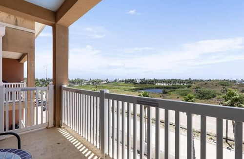 South Padre Island Condo | Stylish Top Floor for Beach Fun and or SpaceX Enthusiast Starship Launches