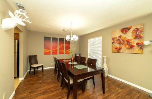 West San Antonio House | Stylish Townhome with Shared Pool Access in Gated Complex