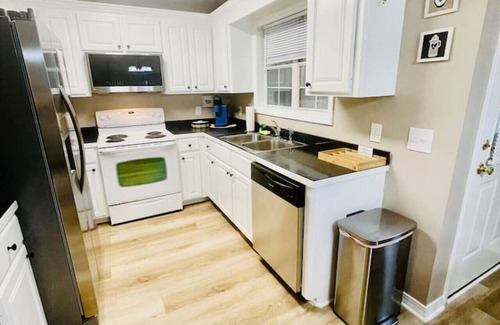 Hammond Apartment | Stylish Townhouse 5 min to downtown Hammond