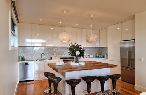 Dromana House | Stylish townhouse in prime location Dromana