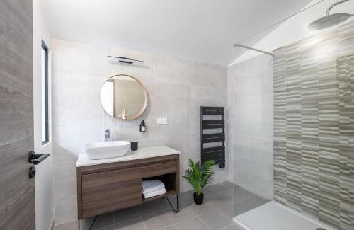 Ranton House | Stylish troglodyte home