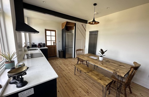 Hastings House | Stylish Unique 3 Bedroom House Hastings
