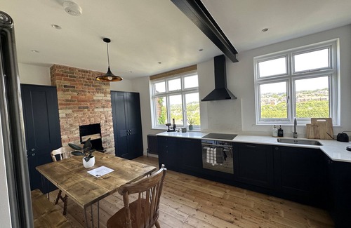Hastings House | Stylish Unique 3 Bedroom House Hastings