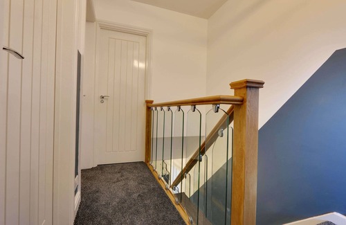 Sheffield House | Stylish, Upmarket 4 Bedroom House, Free Parking, Close to City Centre