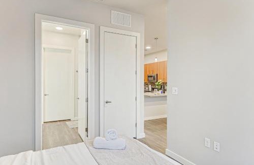 Fort Worth Apartment | Stylish Urban 1B Getaway Resort-Style Pool & Gym