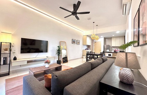 Petaling Jaya Apartment | Stylish Urban Oasis