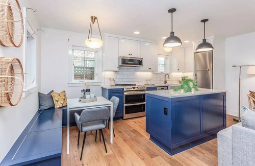 Kerns House | Stylish Urban Retreat