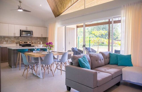 Jaco House | Stylish vacation beach house - Ciudad del Mar