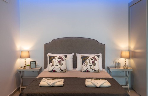 Kato Korakiana Apartment | Stylish very private villa apartment. Panoramic views. Infinity pool.