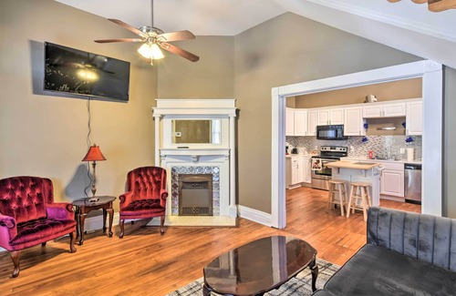 Vicksburg Apartment | Stylish Vicksburg Apt w/Porch - 2 Mi to Casino!