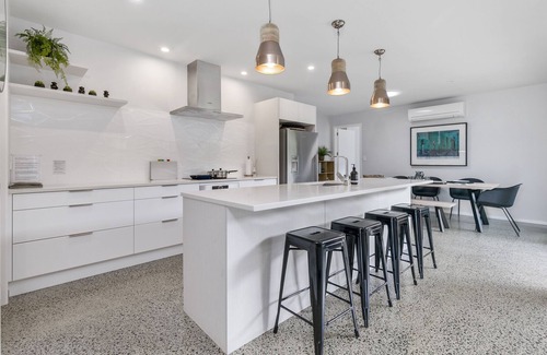 Matakana House | Stylish Villa Escape - Matakana Holiday Home