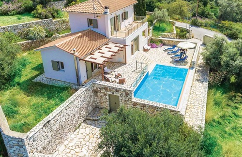 Mikros Gialos Villa | Stylish villa w/spectacular views & great location