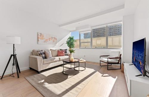 West Los Angeles Apartment | Stylish Westwood Apartment - Steps from UCLA