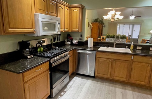 Winifred House | Stylish Winifred Home w/Lanai, Patio, & Golf Cart Near Lake Sumter Landing
