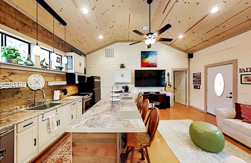 Dripping Springs House | Stylish Zen Cottage at KC Memory Lane