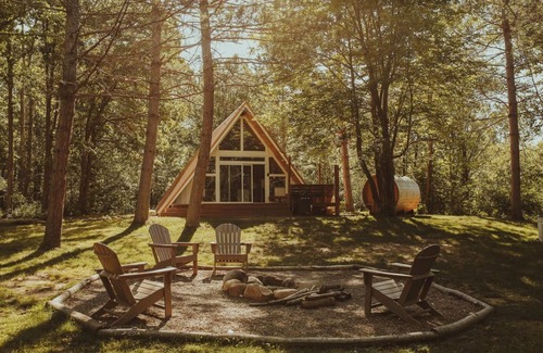 Brook Park House | Stylle Hytte / Northern Cabin Retreat