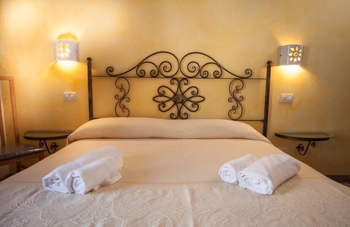 Villanova Monteleone Bed & Breakfast | Su Ghindalu