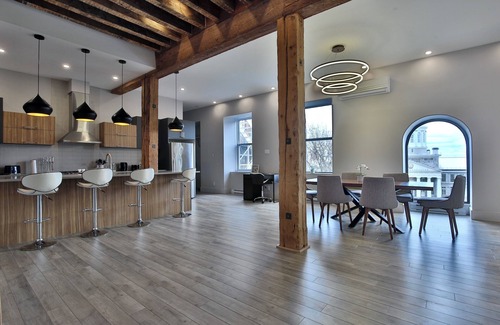 Old Montreal Condo | Sublime 3BR/3BA condo with Parking in the Heart of Old Montreal