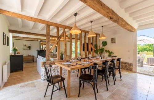 Triqueville Villa | Sublime Longère Le Garden, 10 voyageurs, 2 terrasses, terrain de Basket