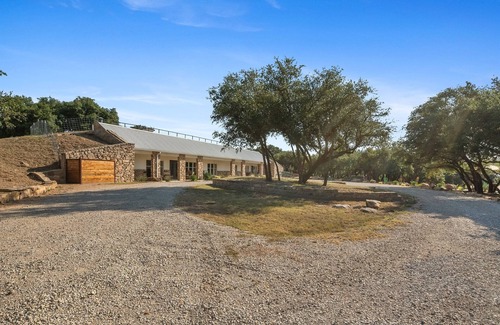 Graham House | Subterranean Home-meaning built on side of a hill