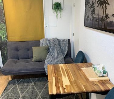 Dinsdale Apartment | Suburban Studio