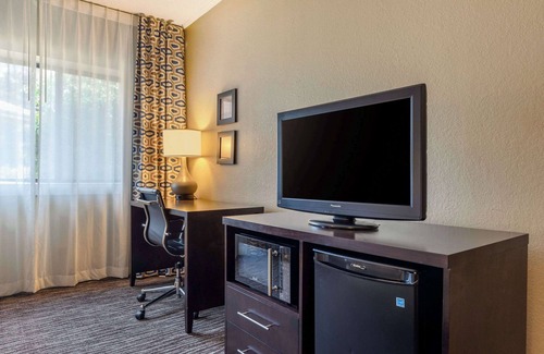 Arlington Heights Hotel | Suburban Studios Arlington Heights – Elk Grove