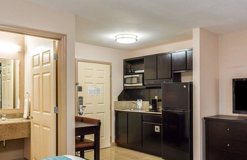 Westwego Hotel | Suburban Studios Avondale
