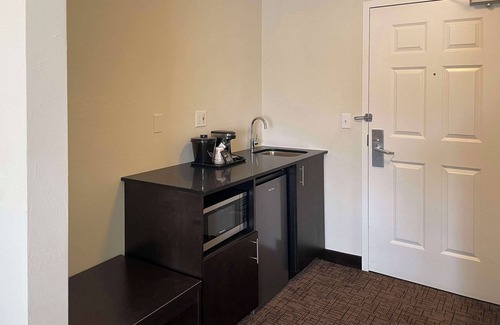 Melbourne Hotel | Suburban Studios Melbourne Airport