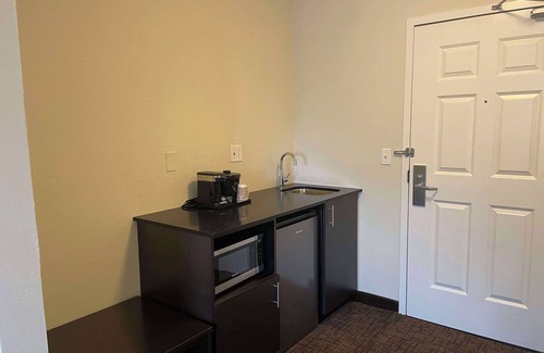 Melbourne Hotel | Suburban Studios Melbourne Airport