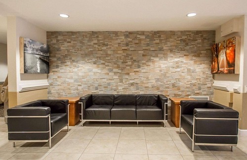 Melbourne Hotel | Suburban Studios Melbourne Airport