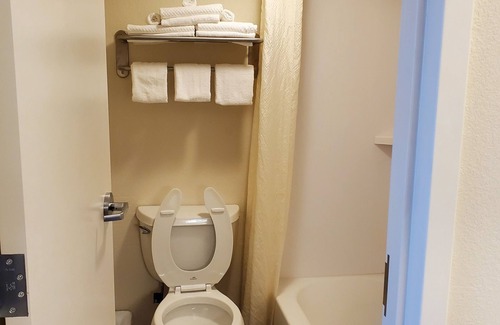 Middlesboro Hotel | Suburban Studios Middlesboro