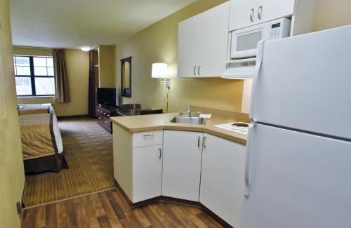 East Bloomington Hotel | Suburban Studios Minneapolis Bloomington