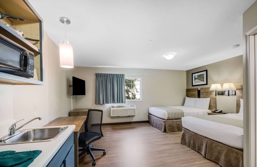 Dulles Town Center Hotel | Suburban Studios Sterling - Washington Dulles