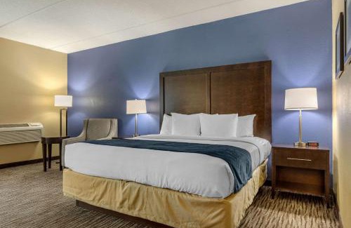Arlington Heights Hotel | Suburban Studios Arlington Heights Elk Grove
