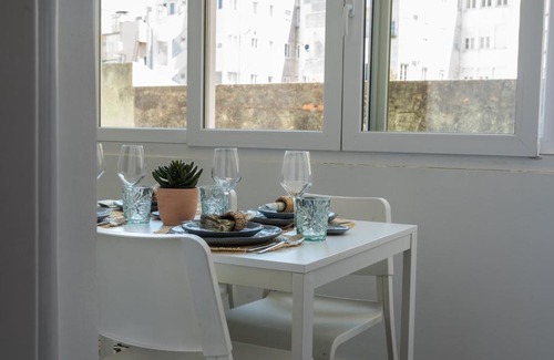Sao Joao de Deus House | Succeed Campo Pequeno Suites