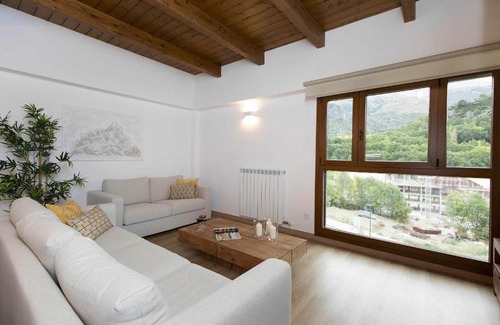Panticosa Apartment | Sueños del Garmo by BeValle