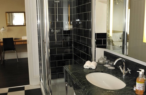 Southend-on-Sea House | Suenos Guesthouse