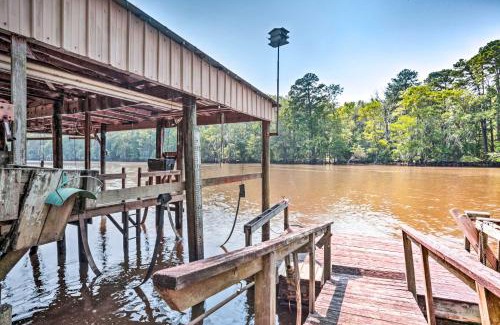 Jefferson House | Sues Camp with Caddo Lake Access and Dock!