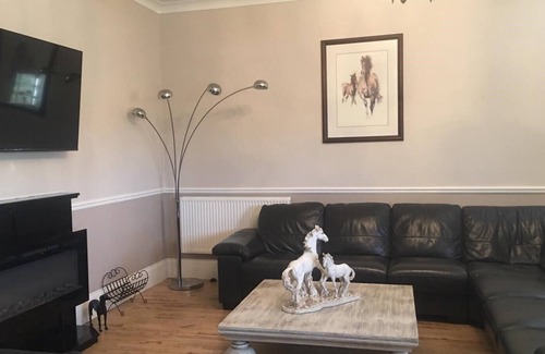 Sudbury House | Suffolk Retreats for up to 24 guests with hot tub