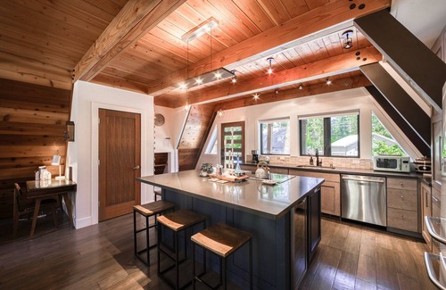 Tahoe City House | Sugar Pine by Tahoe Getaways. 2BR West Shore Remodeled Cabin, Hot Tub + Close to Lake