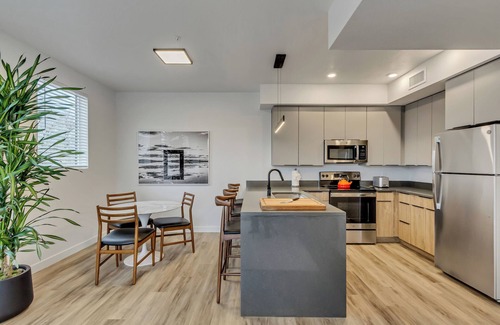 Sugar House Apartment | Sugarhood SLC Penthouse 3BR/2BA/Co-Working Space/Gym & Free Garaged Parking