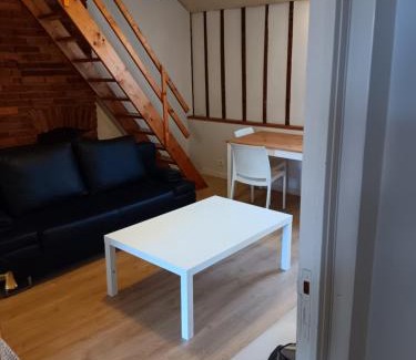Villeneuve Apartment | Suit Mary