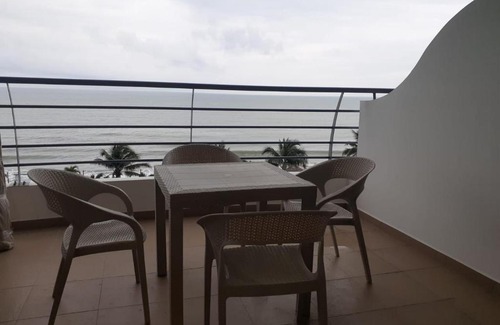 Tonsupa Apartment | SUITE 01 HABITACIÓN EN EL FONTAINE BLEAU TONSUPA Frente al mar