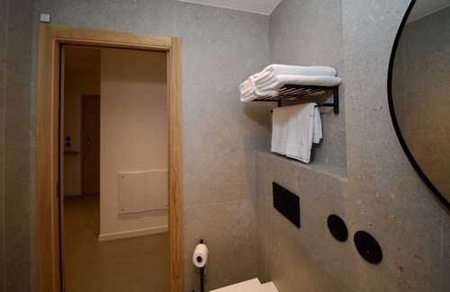 Figueras (Castropol) Apartment | Suite 101 - 2 Bedroom Suite at Amando Perez Suites