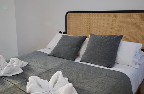 Figueras (Castropol) Apartment | Suite 101 - 2 Bedroom Suite at Amando Perez Suites