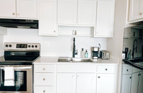 Midtown Apartment | Suite #11 Modern One Bedroom in Midtown, OKC!